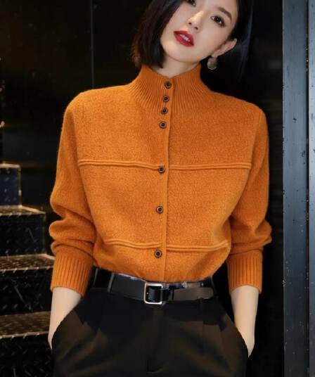 미니멀리즘 스탠드 칼라 단추 털 니트 스웨터 여성 다용도 품격 2026 새로운