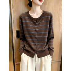 批发美拉德条纹针织开衫女2026秋季大码<b class='q'>胖</b>MM<b class='q'>宽松</b>减龄气质外套百搭上衣