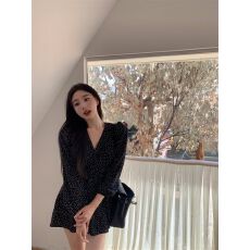批发黑色波点长袖衬衫连衣裙女秋季 新款雪纺v领短裙高级感a字裙子