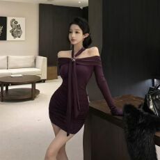 批发挂脖紫色长袖<b class='q'>连衣裙</b>女秋冬纯欲性感包臀小妈裙一字肩名媛内搭裙子