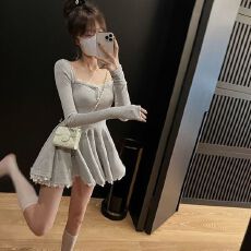 批发芭蕾风灰色荷叶边长袖连衣裙女秋冬新款辣妹<b class='q'>大码</b>纯欲百褶A字短裙