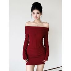批发法式性感辣妹红色一字肩连衣裙女<b class='q'>冬</b>季修身毛衣打底裙鱼骨包臀短裙