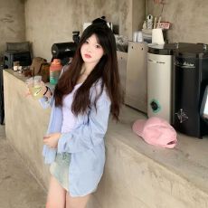 批发慵懒风蓝色Polo领条纹衬衫女秋季设计感小众薄款<b class='q'>防晒</b>长袖外套上衣