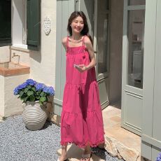 批发玫粉色流苏吊带裙女中长款 夏季新款<b class='q'>韩版</b>宽松甜美度假风连衣裙