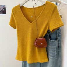 批发黄色V领正肩<b class='q'>短袖</b>t恤女夏季<b class='q'>修身</b>显瘦短款小个子辣妹体恤上衣
