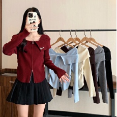 批发实拍  2025秋冬大码女装新款纯欲辣妹不规则一字肩针织衫