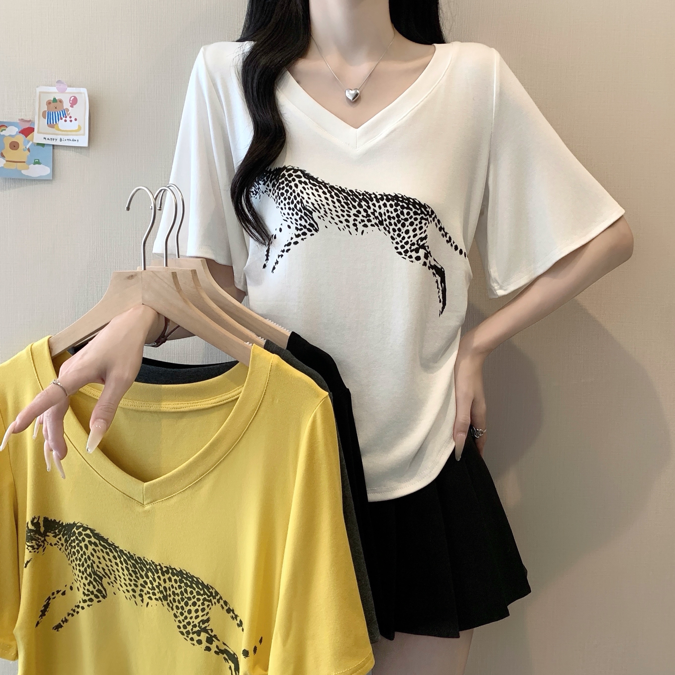 RY7108# 实拍 实价 2026大码女装花豹印花短袖上衣V领夏季新款显...