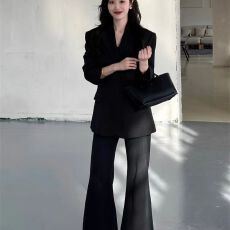 批发高级感西装外套女2025新款春<b class='q'>秋</b>时尚小个子职业正装黑色