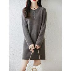 批发秋冬轻熟优雅风圆领针织连衣裙女<b class='q'>中长款</b>纽扣套头毛衣裙