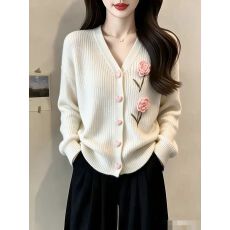 批发<b class='q'>V领</b>花朵毛衣开衫外套女秋新款大码高级感短款花朵上衣