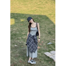 批发抖音爆款百搭显瘦吊带裙➕<b class='q'>格子</b>开衫<b class='q'>套装</b>