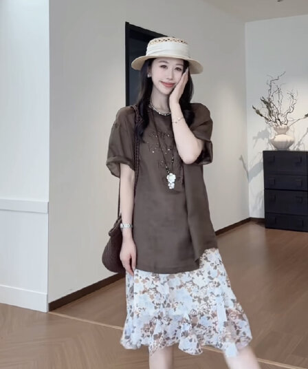 느슨함 센스 슬림해 보이는 프린트 라운드 넥 반팔 티셔츠 여성 다용도 연령 감소 플러스 부드러운 슬림해 보이는 꽃무늬 반 스커트 세트