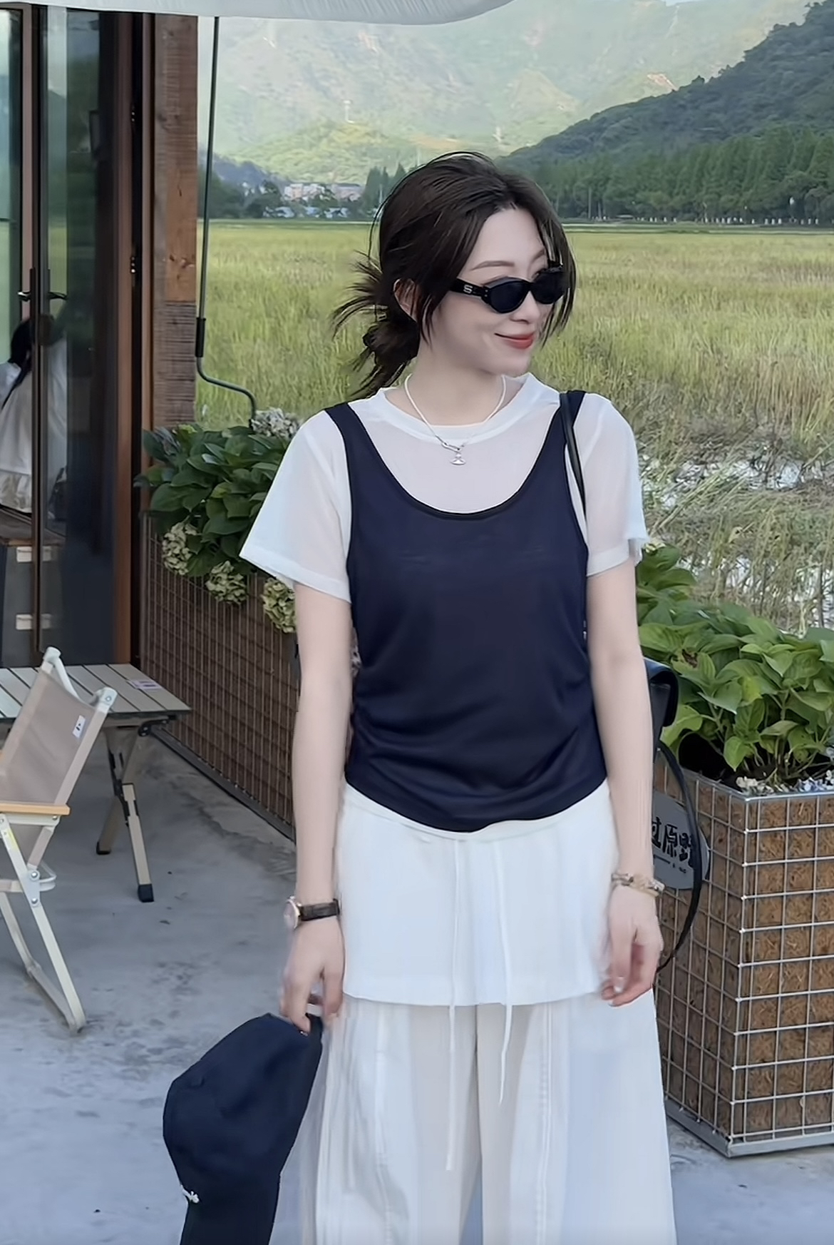 부드러운 바람 라운드 넥 반팔 티셔츠 페이크 레이어드 플러스 루즈핏 슬림해 보이는 캐주얼 다용도 바지
