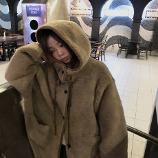 批发有货 <b class='q'>韩国</b>chic复古气质温暖皮毛一体连帽抽绳单排扣羊羔毛外套<b class='q'>女</b>