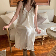 批发韩系压褶V领露背系带木耳边<b class='q'>吊带</b>连衣裙慵懒风宽松A字中<b class='q'>长裙</b>