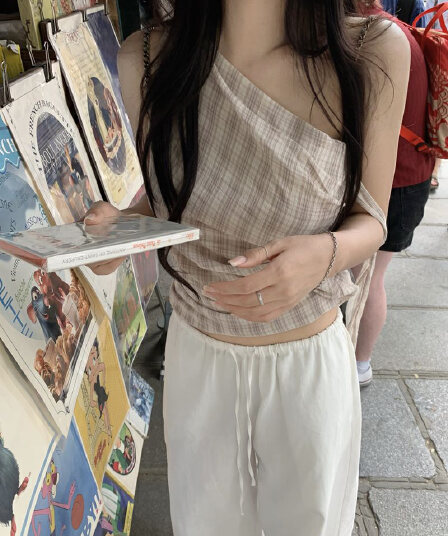 한 부서 레트로 체크무늬 비스듬한 어깨 캐미솔 리본 펌프 로프 허리 수축 쇼트 스타일 순수한 욕망 오프숄더 맨위