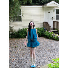 批发实拍实价  孔雀蓝雪纺简约时髦不规则立裁褶皱无袖连衣裙