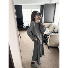 批发实拍实价  慵懒氛围感极简卷边斜肩蓬松毛衣