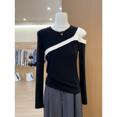 批发实拍~韩系撞黑色露肩<b class='q'>针织</b>衫女气质上衣