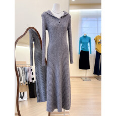 批发实拍~法式温柔风连帽长袖针织连衣裙女<b class='q'>秋</b>冬毛衣长裙
