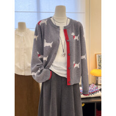 批发实拍~小狗提花长袖<b class='q'>针织衫</b>洋气减龄毛衣上衣<b class='q'>女</b>