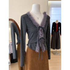 批发实拍~秋冬复古灰色v领毛毛拼接绑带条纹打底衫女长袖上衣