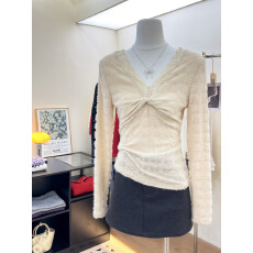 批发实拍~杏色蕾丝V领打底衫女秋冬轻奢高级感毛衣内搭绝美小上衣