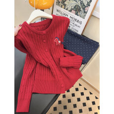 批发实拍~韩系高级感气质针织<b class='q'>开衫</b>新年本命年红色小马绞花毛衣女