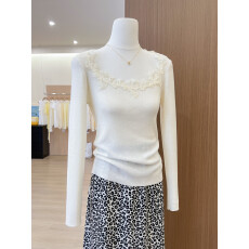 批发实拍~法式白色蕾丝花边U领针织打底衫女秋<b class='q'>冬</b>高级感内搭绝美小上衣