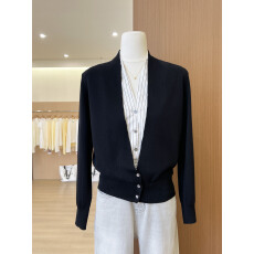 批发实拍~独特漂亮蓝色假两件小衫<b class='q'>女装</b>早春新款针织开衫设计上衣