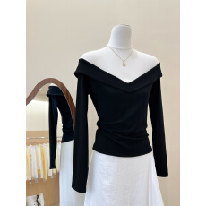 批发实拍~纯欲风<b class='q'>黑色</b>一字肩长袖<b class='q'>t</b><b class='q'>恤</b>女春秋轻奢高级感辣妹显瘦露肩上衣