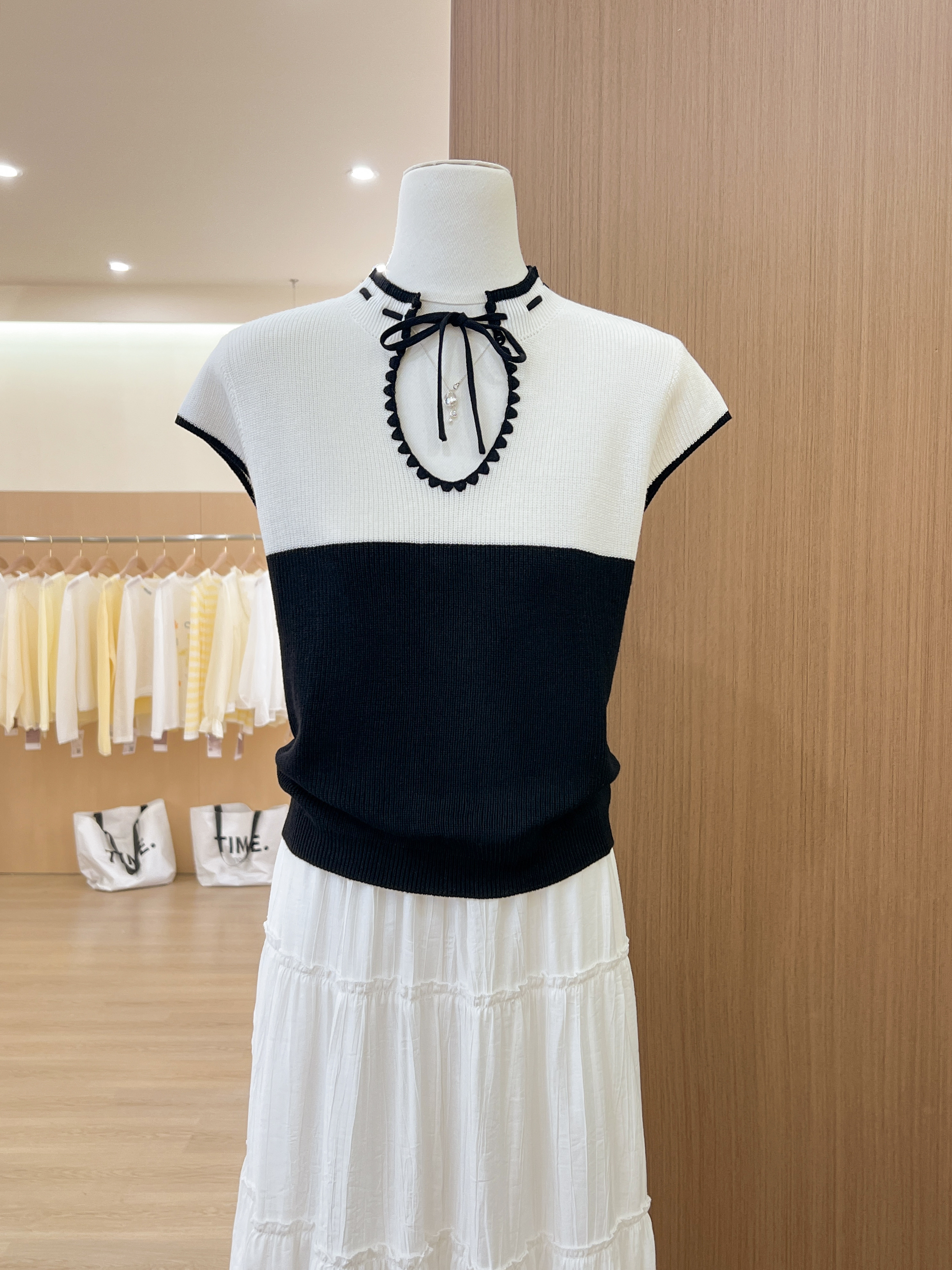 실사 올해 인기 아름다운 여성 의류 2026 새로운 맨위 디자인 센스 작은 대중 아니요 명중 섹션 반팔 티셔츠 여름