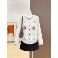 批发实拍·复古风<b class='q'>花朵</b>刺绣百搭<b class='q'>上衣</b>