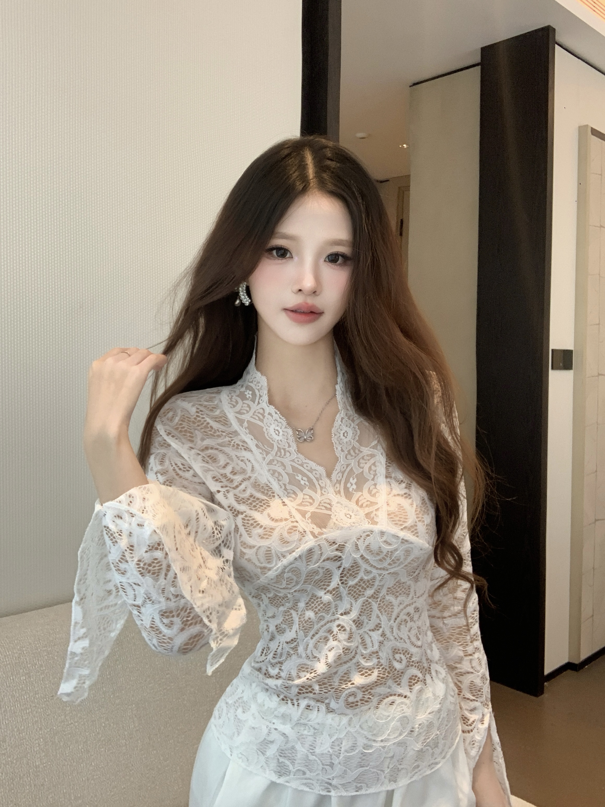실사 정가 순수한 욕망 섹시함 V넥 레이스 화이트 기본 셔츠 여성 인사이드 가져 가라. 핫걸 나팔 긴팔 맨위
