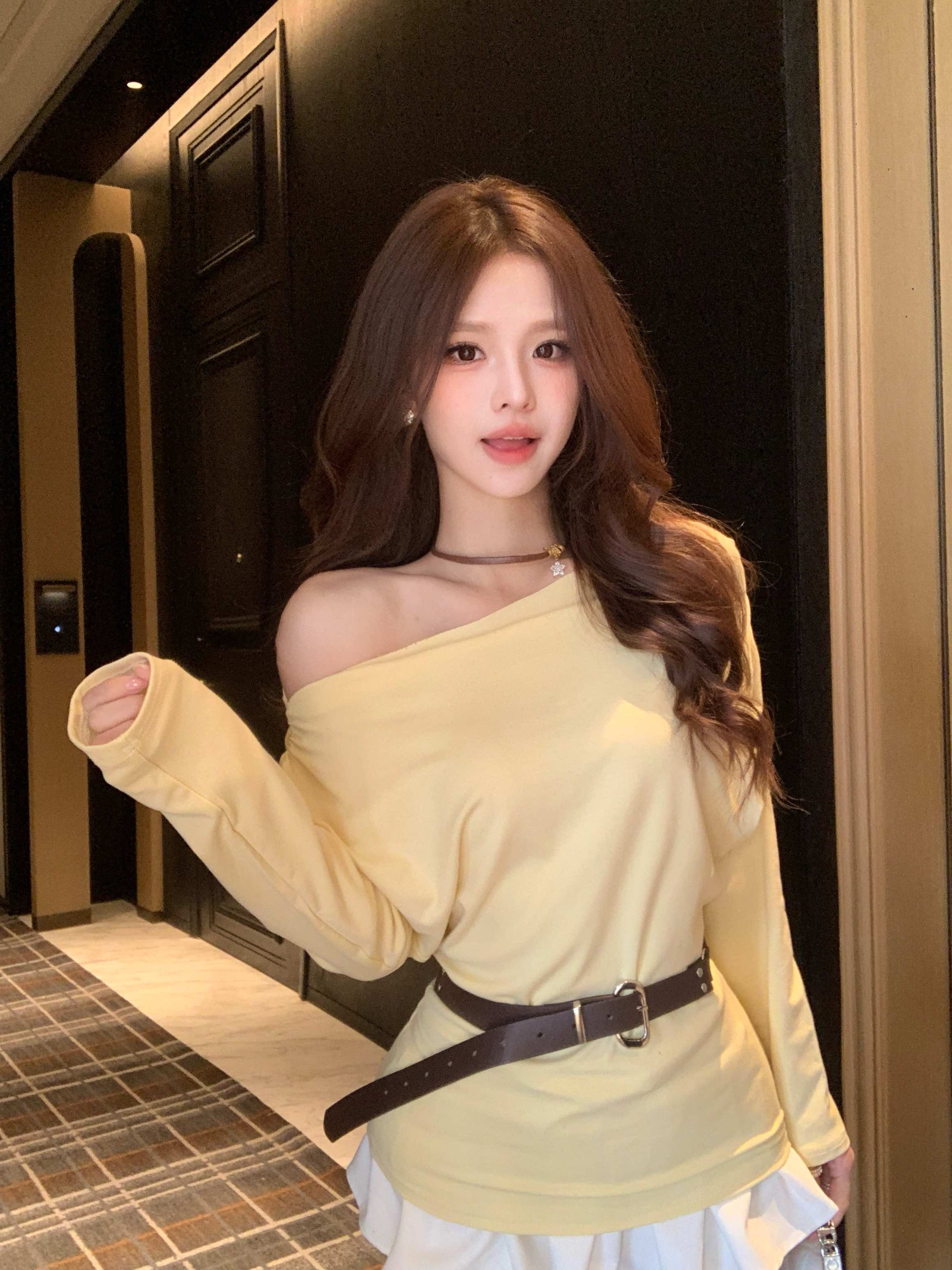 실사 정가 순수한 욕망 섹시함 불규칙 오프숄더 만나는 디자인 센스 몸매 가꾸기 쇄골 맨위 벨트 포함