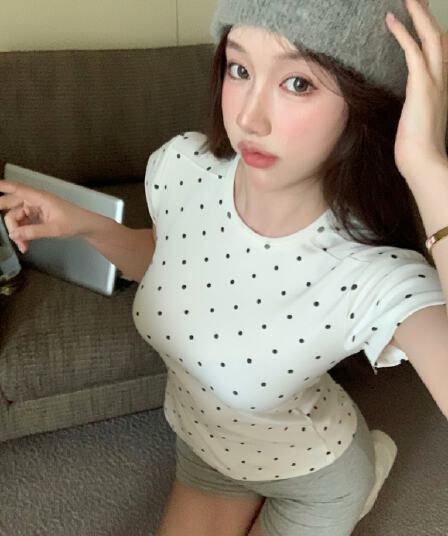 실사 정가 화이트 한 부서 도트 무늬 라운드 넥 쇼트 스타일 반팔 티셔츠 맨위 여성