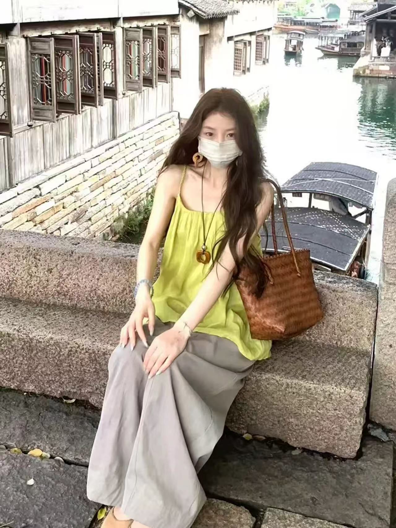 부드러운 도파민 아마 캐미솔 여름 새로운 슈퍼 잘 생긴 루즈핏 외부 가져 가라. 얇은 민소매 오프숄더 맨위