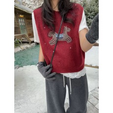 批发红灰色小马刺绣牛绒针织马甲女2026<b class='q'>春</b>冬季新款叠穿上衣