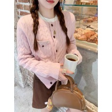 批发粉色麻花正肩针织<b class='q'>毛衣</b>外套女秋季秋冬高级感内搭打底开衫修身上衣