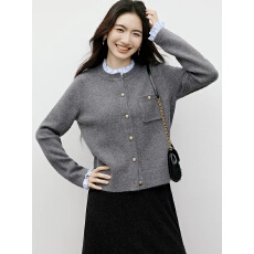 批发灰色<b class='q'>毛衣</b>外套女秋冬2026冬新款小香风拼接撞色宽松针织开衫短上衣