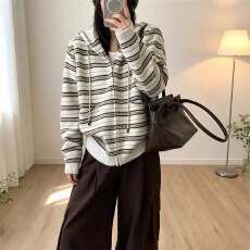 批发美式复古撞色条纹连帽<b class='q'>毛衣</b>外套女春季新款氛围感穿搭针织开衫上衣