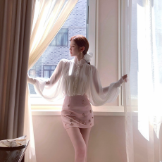 批发法式珠光绑带蝴蝶结白色长袖衬衫春季新款高级感仙女流光衬衣