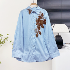 批发法式漂亮高级感盐系轻熟风小洋装白色衬衫纯色单排扣上衣女