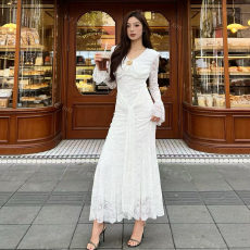 批发法式白色长袖v领连衣裙子女新款巨好看的修身气质a字