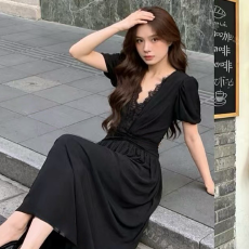 批发法式白色长袖v领连衣裙子女新款巨好看的修身气质a字