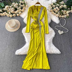 批发<b class='q'>连衣裙</b><b class='q'>女</b>褶皱收腰优雅开叉礼服裙欧美ins轻奢重工水晶镶钻V领