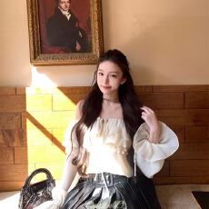 批发新款设计感衬衫女<b class='q'>韩国</b>东大门夏季纯色荷叶边时尚淑女<b class='q'>上衣</b>女;