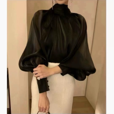 批发褶皱荷叶边小众设计气质上衣欧美轻奢高级感圆领泡泡袖衬衫女