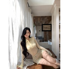 批发实拍实价 辣妹V领百搭修身性感打底衫+设计感多巴胺格子辣妹短裤