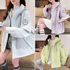 批发2026春设计感新款韩版情侣装<b class='q'>户外</b>防风防水冲锋衣<b class='q'>宽松</b>型减龄外套潮